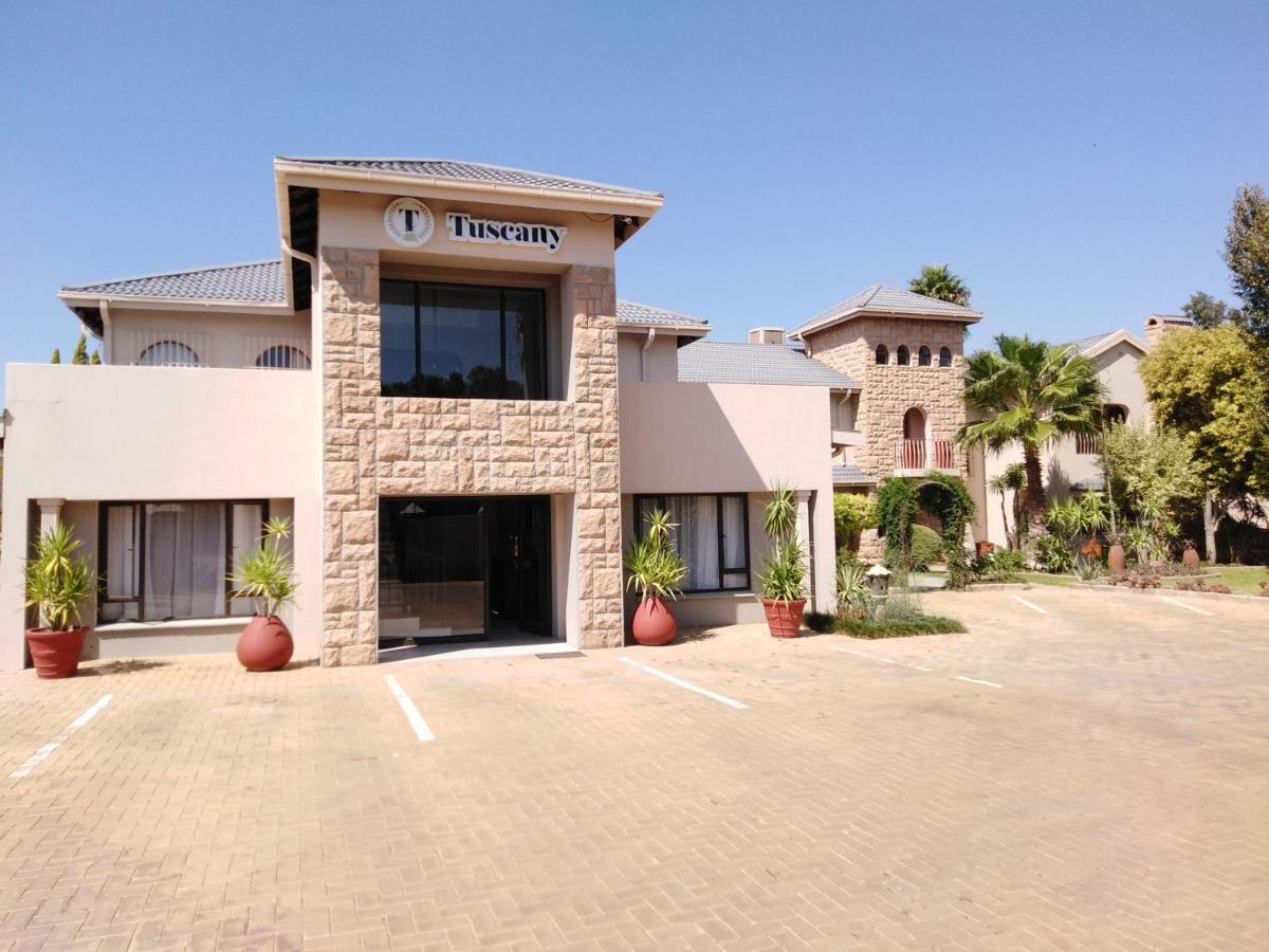 Tuscany Vryburg Luaran gambar